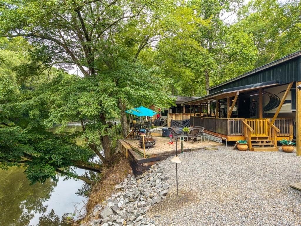 1 bedroom, 1 bathroom, 400 sq ft single family residence for sale at 65 1St Street, Ellijay, GA 30540