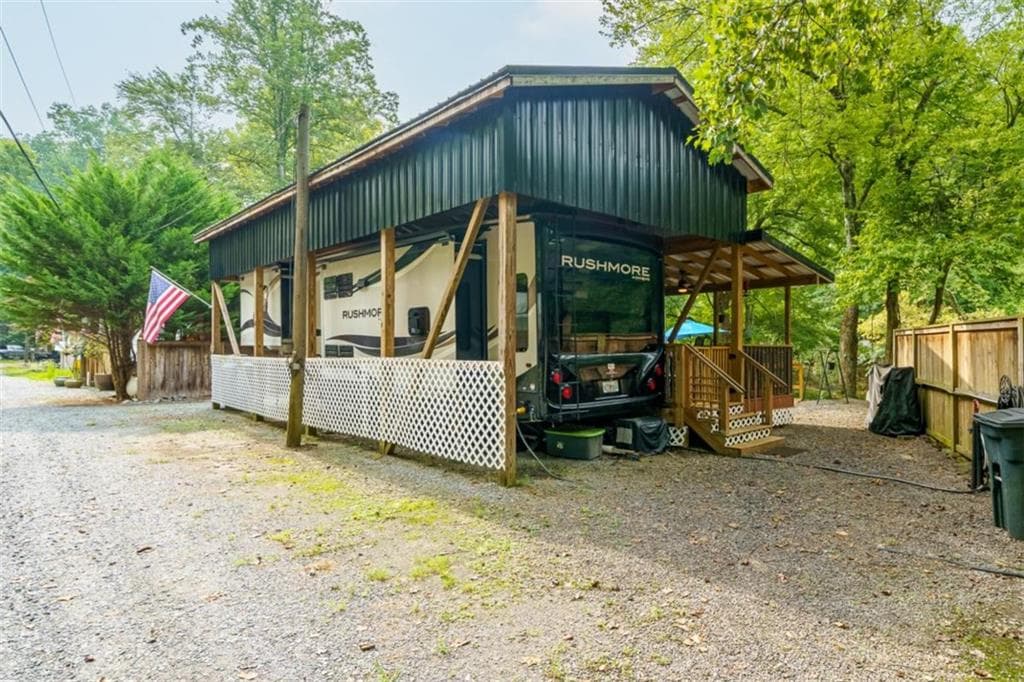 1 bedroom, 1 bathroom, 400 sq ft single family residence for sale at 65 1St Street, Ellijay, GA 30540 — photo 2