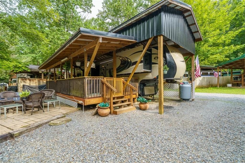 1 bedroom, 1 bathroom, 400 sq ft single family residence for sale at 65 1St Street, Ellijay, GA 30540 — photo 3