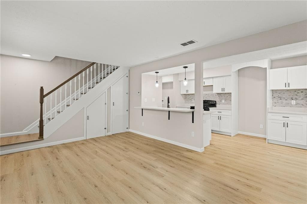 2 bedroom, 1 bathroom, 882 sq ft townhouse for sale at 1321 Surrey Lane, Marietta, GA 30008 — photo 3