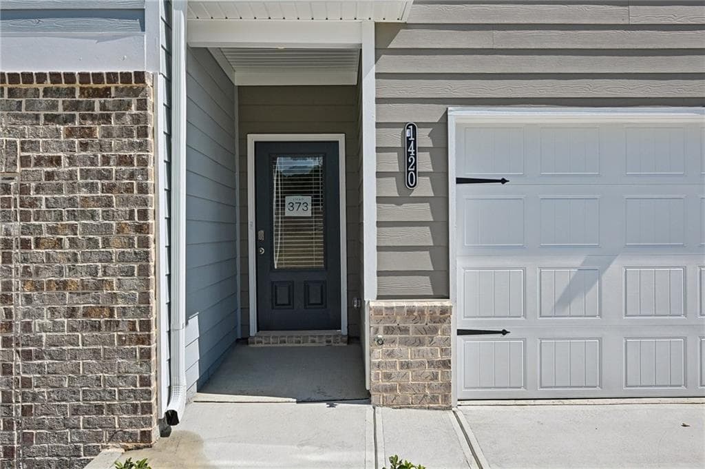 4 bedroom, 3 bathroom, 1,812 sq ft townhouse for sale at 1448 Barlow Road, Lithonia, GA 30058 — photo 4