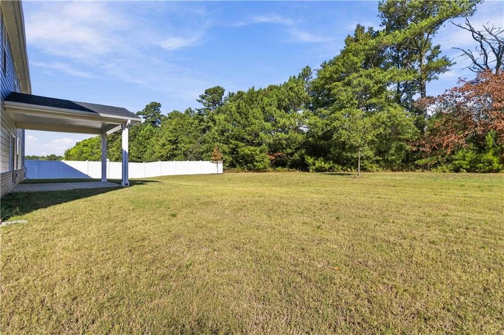 5 bedroom, 4 bathroom, 3,762 sq ft single family residence for sale at 140 Marchmont Drive, Locust Grove, GA 30248 — photo 5