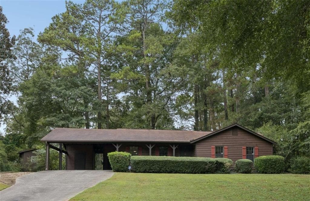 3 bedroom, 2 bathroom, 1,152 sq ft single family residence for sale at 101 Valley Court, Stockbridge, GA 30281