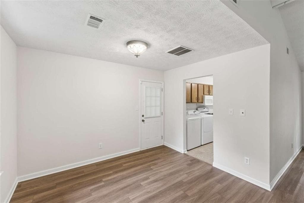 3 bedroom, 2 bathroom, 1,152 sq ft single family residence for sale at 101 Valley Court, Stockbridge, GA 30281 — photo 2