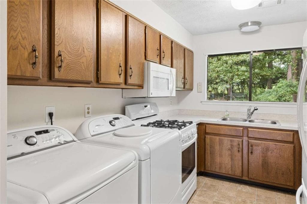 3 bedroom, 2 bathroom, 1,152 sq ft single family residence for sale at 101 Valley Court, Stockbridge, GA 30281 — photo 8