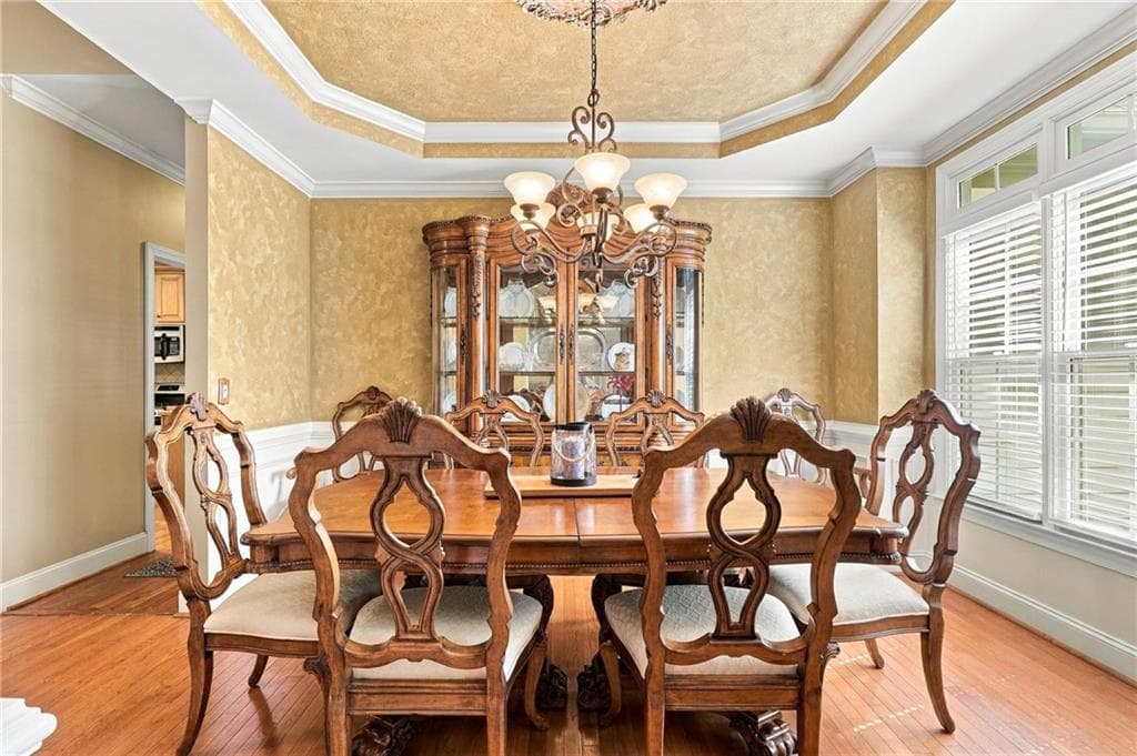 6 bedroom, 4 bathroom, 4,205 sq ft single family residence for sale at 7930 Willow Point, Gainesville, GA 30506 — photo 5