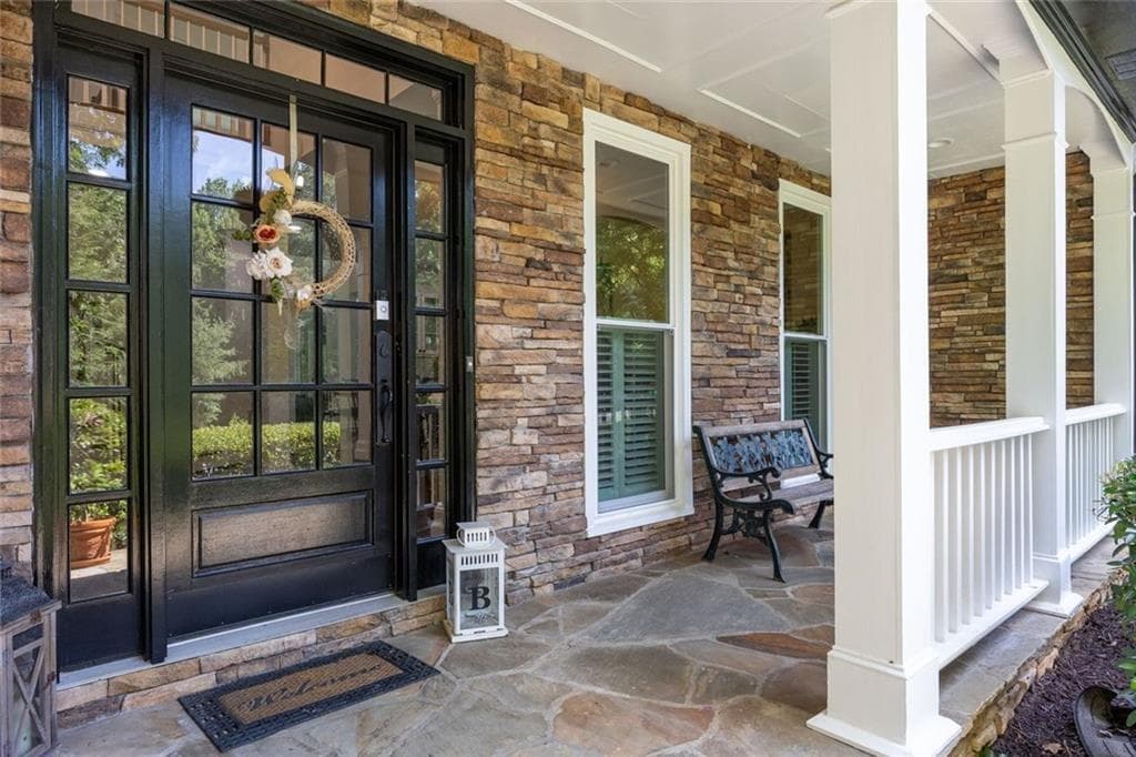 6 bedroom, 5 bathroom, 5,090 sq ft single family residence for sale at 5363 Thornapple Lane, Acworth, GA 30101 — photo 4