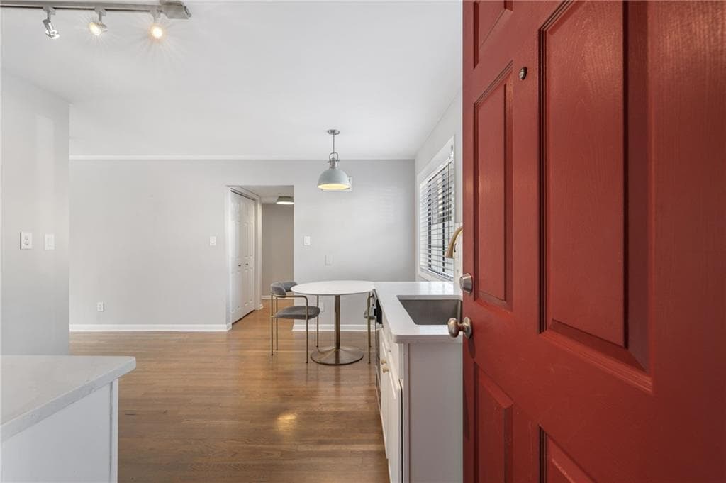1 bedroom, 1 bathroom, 840 sq ft condominium for sale at 410 Candler Park Drive C1, Atlanta, GA 30307 — photo 2