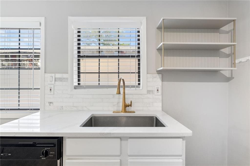 1 bedroom, 1 bathroom, 840 sq ft condominium for sale at 410 Candler Park Drive C1, Atlanta, GA 30307 — photo 8
