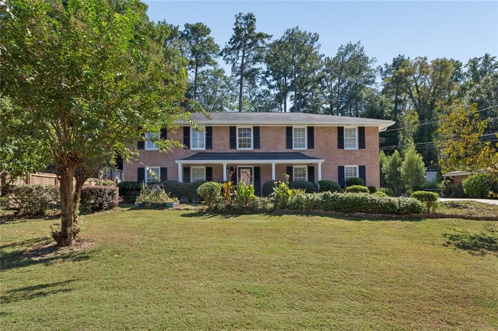 4 bedroom, 3 bathroom, 2,430 sq ft single family residence for sale at 3060 Greenwood Trail, Marietta, GA 30067 — photo 10