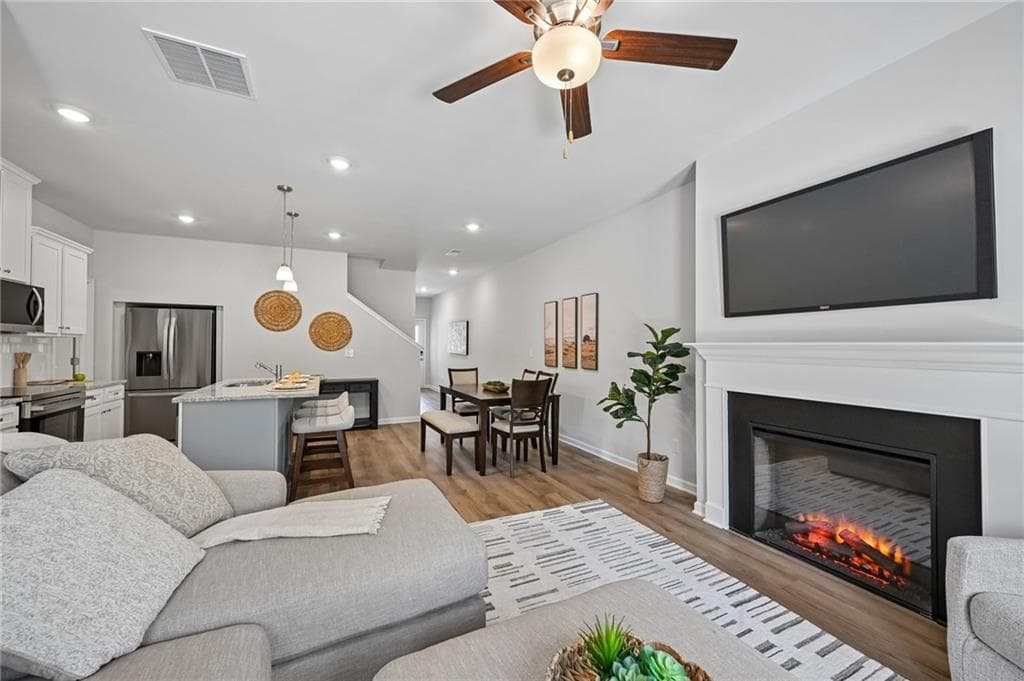 4 bedroom, 3 bathroom, 1,812 sq ft townhouse for sale at 1457 Barlow Road, Lithonia, GA 30058 — photo 5