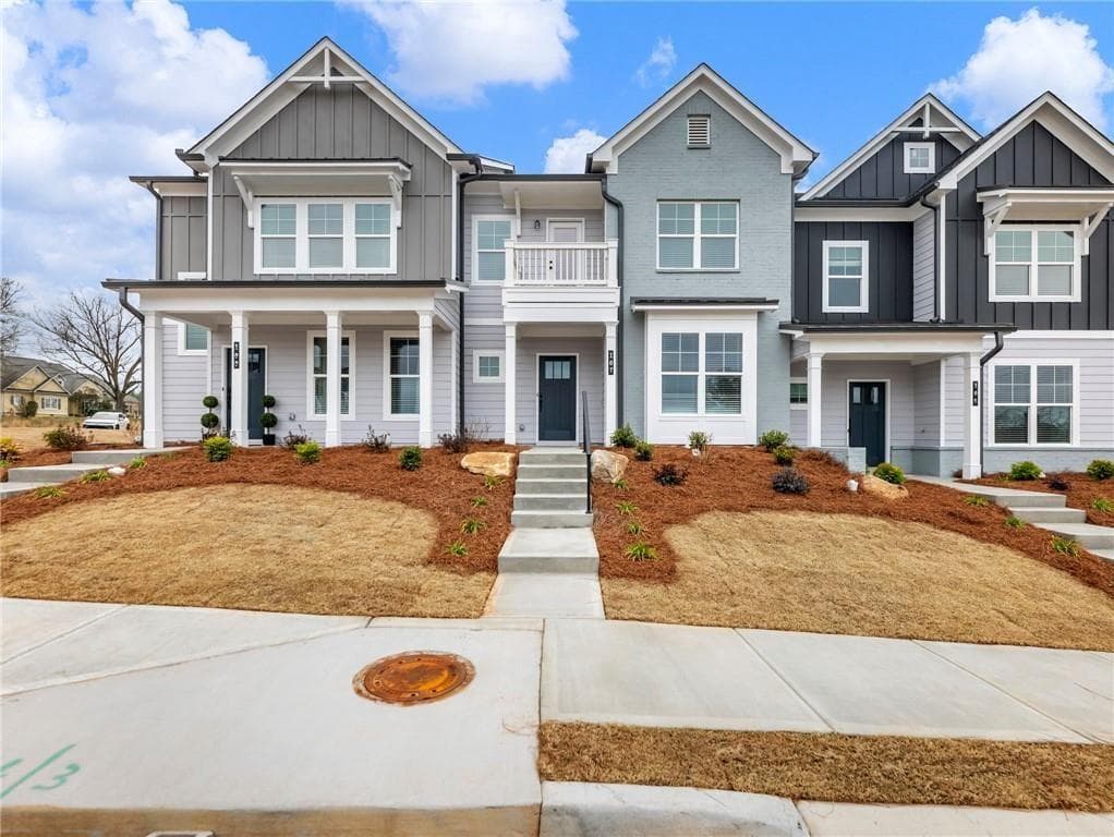 4 bedroom, 3 bathroom, 1,829 sq ft townhouse for sale at 109 Grand Highlands Lane, Winder, GA 30680