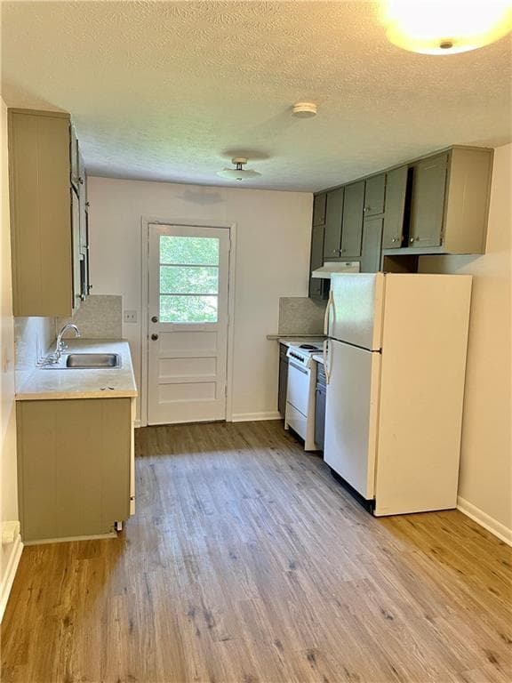 2 bedroom, 1 bathroom, 1,700 sq ft duplex for rent at 2906 Skyland Drive, Brookhaven, GA 30341 for $1,575 a month — photo 3