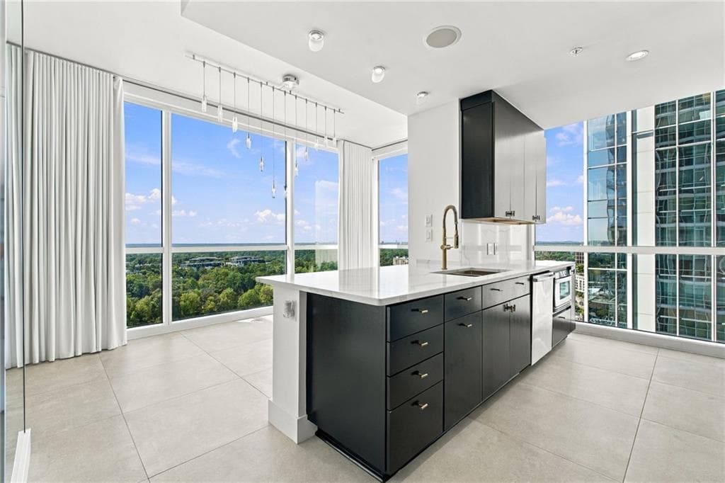 2 bedroom, 3 bathroom, 1,932 sq ft condominium for sale at 3325 Piedmont Road 2003, Atlanta, GA 30305 — photo 1 of 56