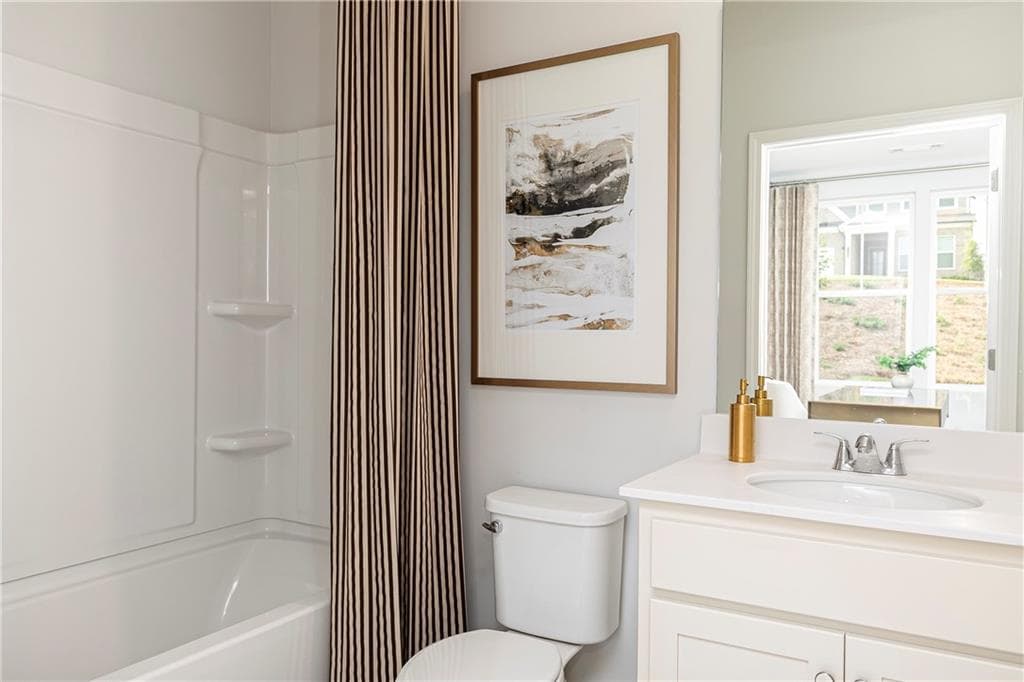 4 bedroom, 4 bathroom, 2,431 sq ft single family residence for sale at 3590 Willow Glade Trail, Lawrenceville, GA 30043 — photo 5