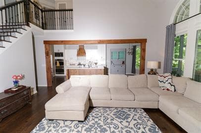 5 bedroom, 4 bathroom, 3,828 sq ft single family residence for rent at 215 Glenbrook Lane, Canton, GA 30115 for $3,275 a month — photo 2