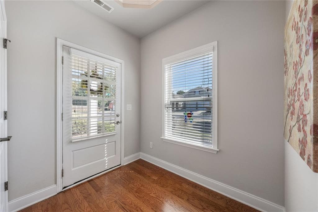 2 bedroom, 2 bathroom, 1,753 sq ft single family residence for sale at 601 Abbey Drive, Woodstock, GA 30188 — photo 5