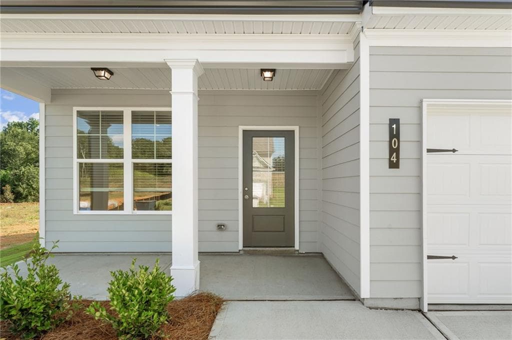 4 bedroom, 3 bathroom, 2,148 sq ft single family residence for sale at 104 Bluefin Street, Adairsville, GA 30103 — photo 2