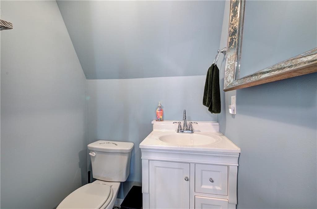 1 bedroom, 2 bathroom, 1,188 sq ft single family residence for sale at 260 Valley View Circle, Calhoun, GA 30701 — photo 7