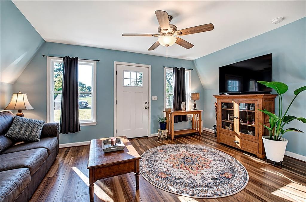 1 bedroom, 2 bathroom, 1,188 sq ft single family residence for sale at 260 Valley View Circle, Calhoun, GA 30701 — photo 9