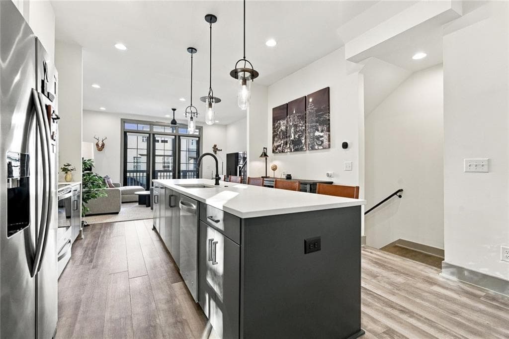 3 bedroom, 4 bathroom, 1,898 sq ft townhouse for sale at 5 Becker Place, Atlanta, GA 30307 — photo 4