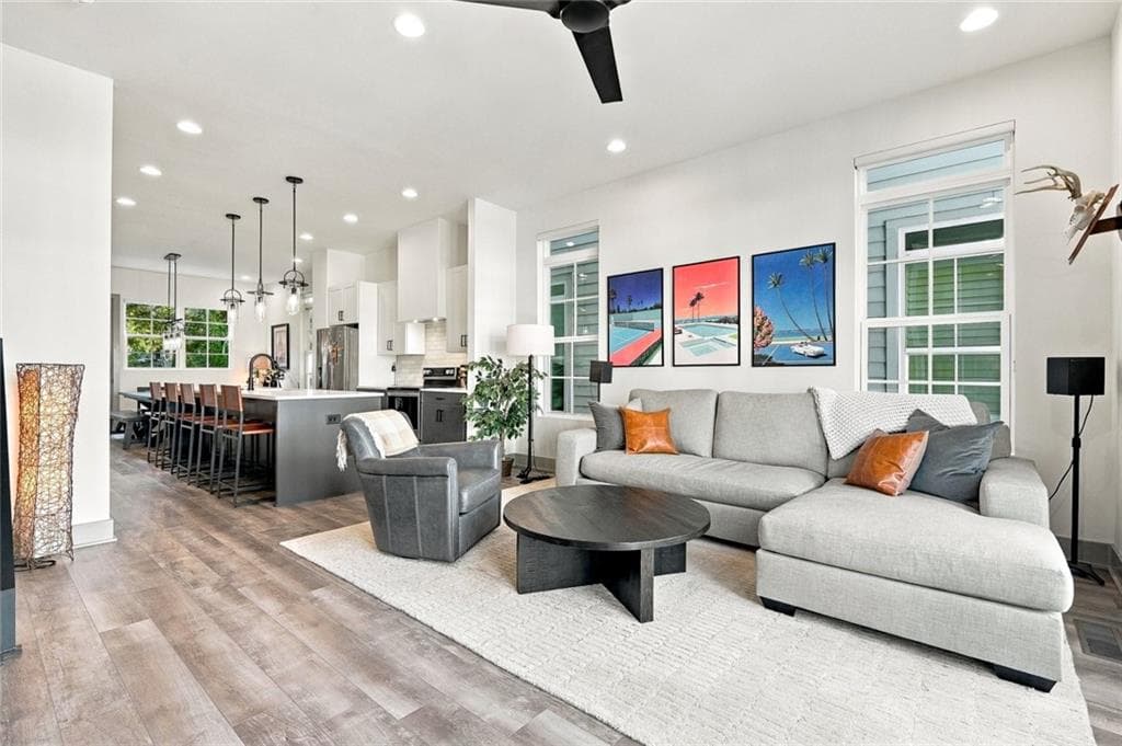 3 bedroom, 4 bathroom, 1,898 sq ft townhouse for sale at 5 Becker Place, Atlanta, GA 30307 — photo 8