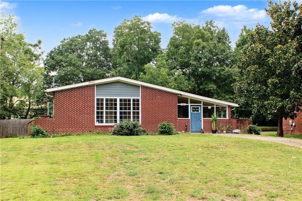 3 bedroom, 2 bathroom, 1,404 sq ft single family residence for sale at 265 Elks Street, Winder, GA 30680 — photo 3