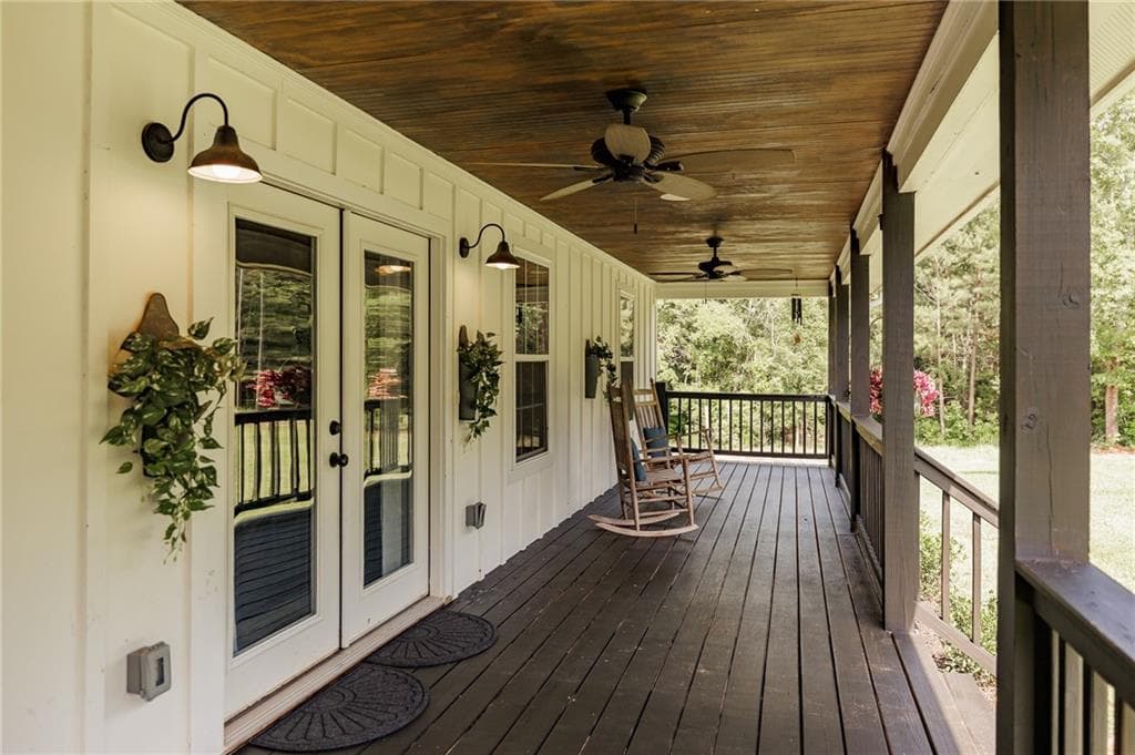 4 bedroom, 3 bathroom, 2,704 sq ft single family residence for sale at 930 James Holcomb Road, Hull, GA 30646 — photo 2