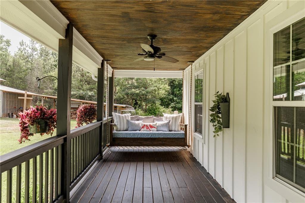 4 bedroom, 3 bathroom, 2,704 sq ft single family residence for sale at 930 James Holcomb Road, Hull, GA 30646 — photo 3