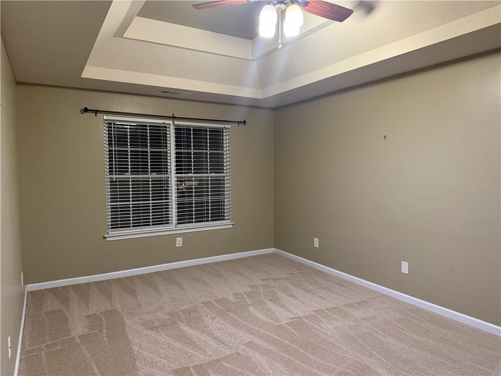 4 bedroom, 3 bathroom, 2,300 sq ft single family residence for rent at 945 Tree Top Drive, Suwanee, GA 30024 for $2,500 a month — photo 4