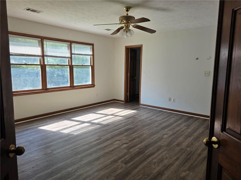 3 bedroom, 2 bathroom, 2,300 sq ft single family residence for rent at 1400 Gateside Court, Snellville, GA 30078 for $2,200 a month — photo 9