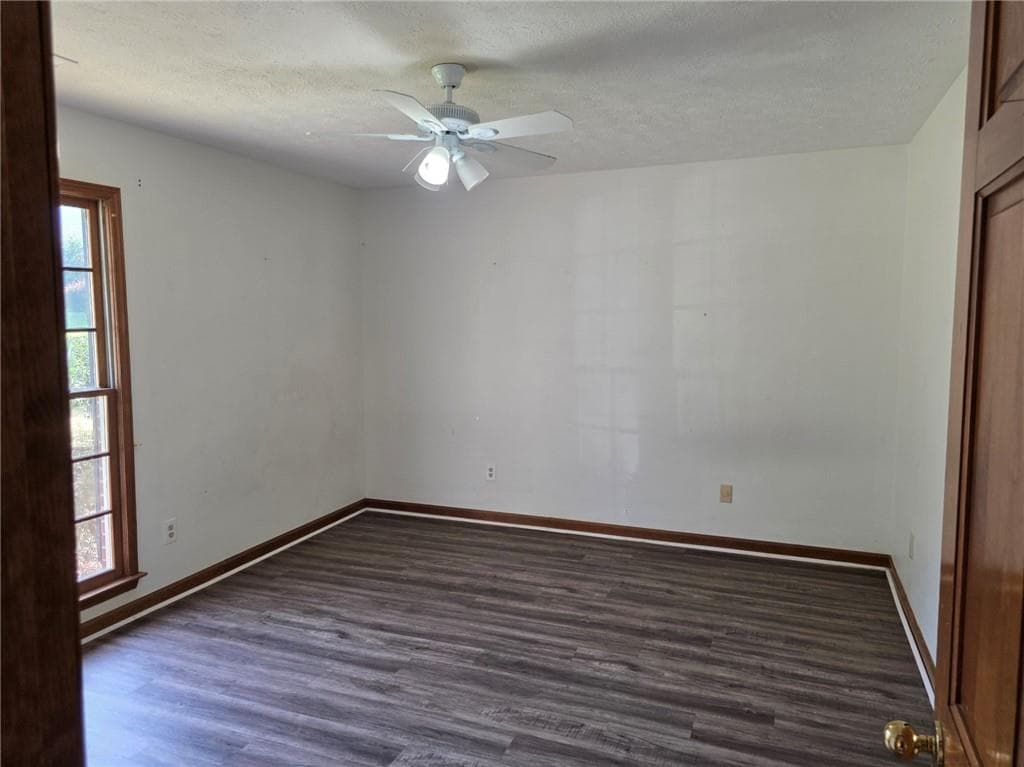3 bedroom, 2 bathroom, 2,300 sq ft single family residence for rent at 1400 Gateside Court, Snellville, GA 30078 for $2,200 a month — photo 10