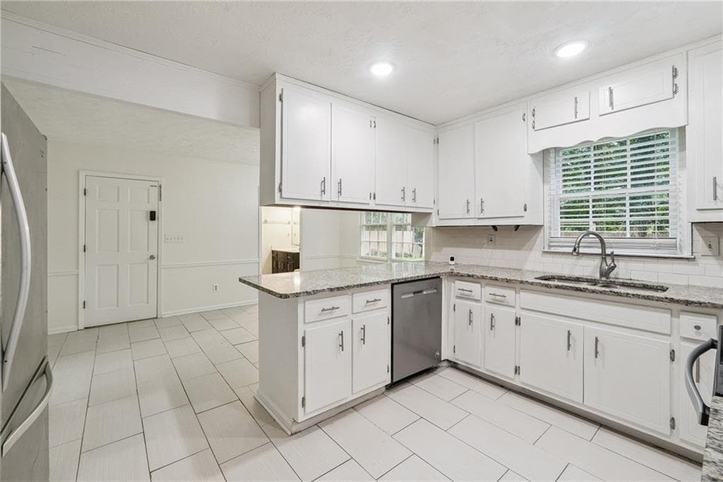 4 bedroom, 3 bathroom, 2,464 sq ft single family residence for sale at 1416 Manchester Court, Lilburn, GA 30047 — photo 9