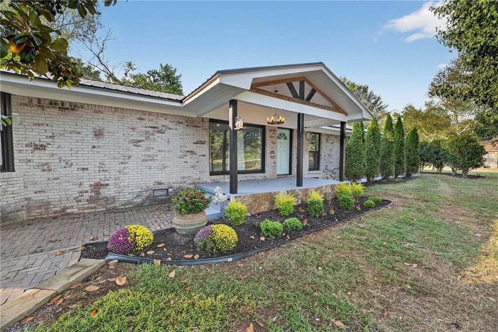 5 bedroom, 4 bathroom, 3,194 sq ft single family residence for sale at 1943 Rome Road, Calhoun, GA 30701 — photo 2