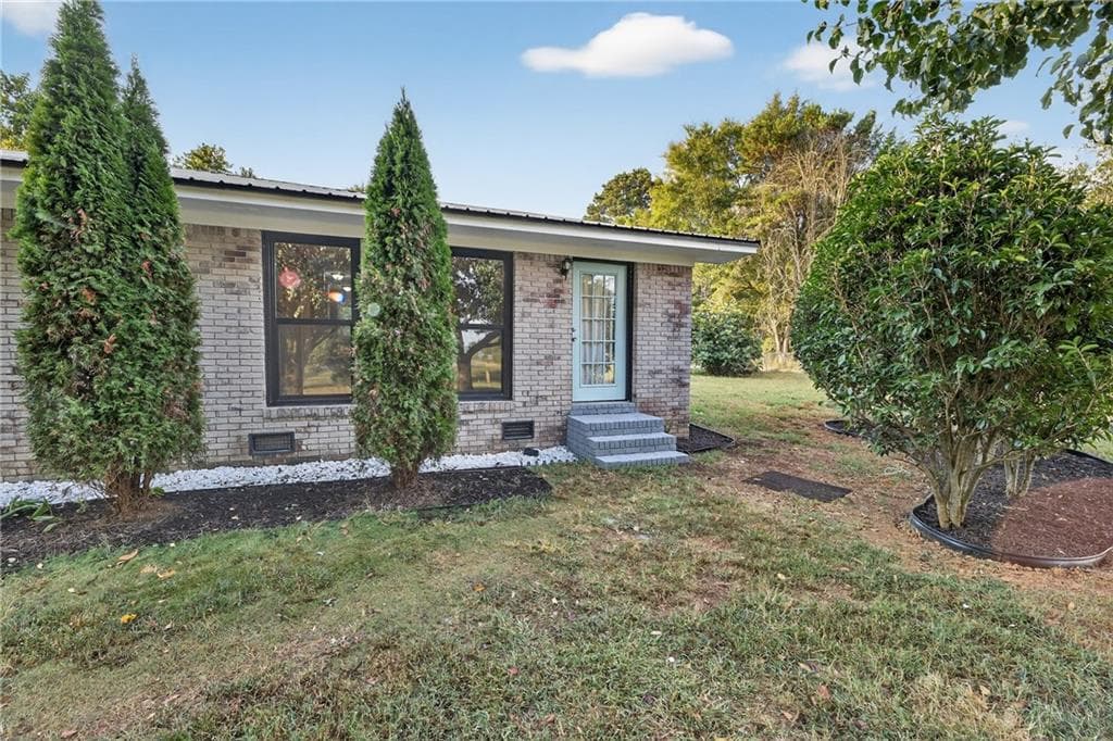 5 bedroom, 4 bathroom, 3,194 sq ft single family residence for sale at 1943 Rome Road, Calhoun, GA 30701 — photo 3