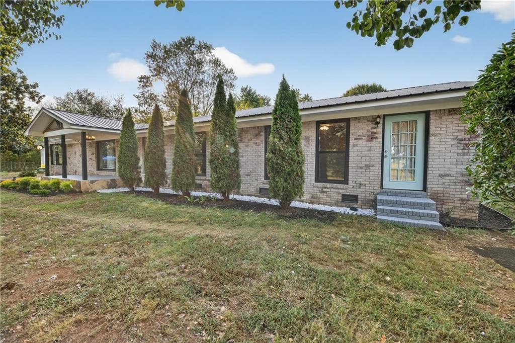 5 bedroom, 4 bathroom, 3,194 sq ft single family residence for sale at 1943 Rome Road, Calhoun, GA 30701 — photo 4