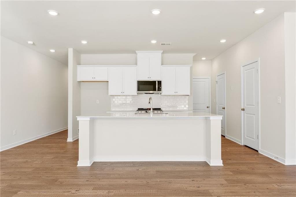 3 bedroom, 3 bathroom, 1,842 sq ft townhouse for sale at 7274 Sherwood Square Drive 17, Flowery Branch, GA 30542 — photo 9