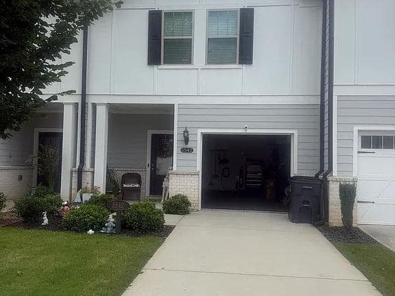 3 bedroom, 3 bathroom, 1,792 sq ft townhouse for rent at 5542 Plain Field Lane, Lilburn, GA 30047 for $2,200 a month — photo 2