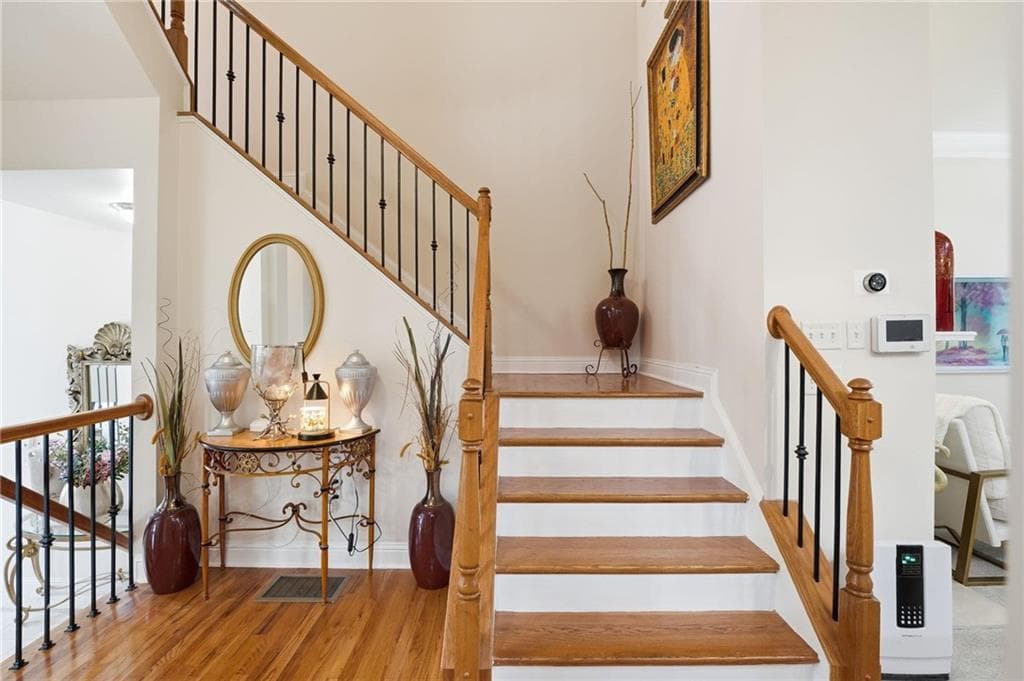 3 bedroom, 4 bathroom, 2,947 sq ft townhouse for sale at 1307 Creekside Place, Smyrna, GA 30082 — photo 3