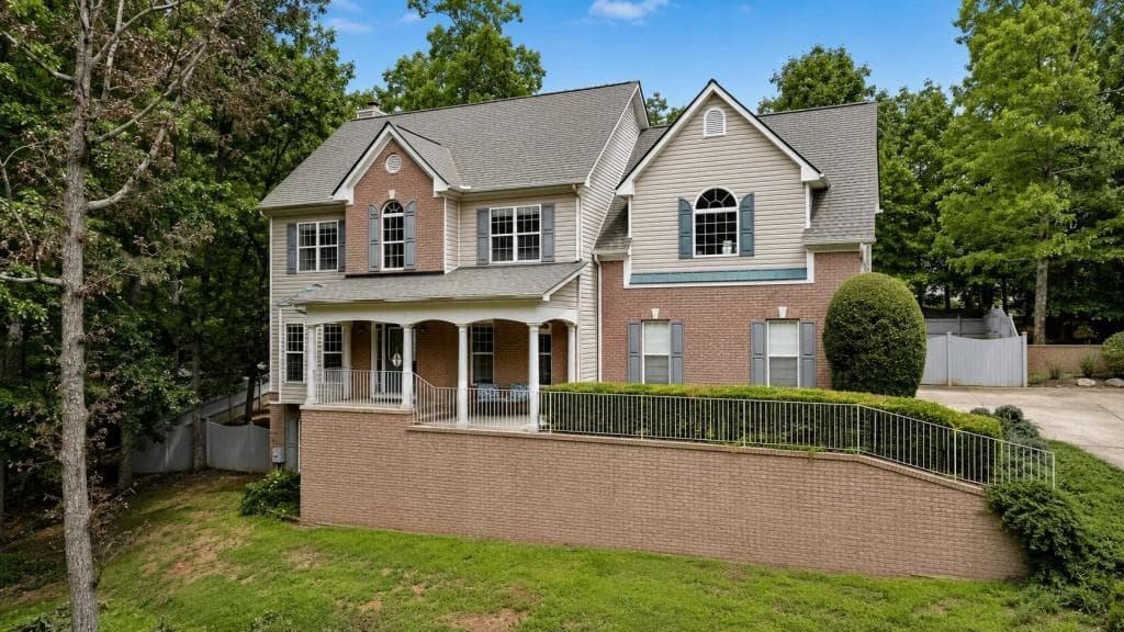4 bedroom, 4 bathroom, 2,926 sq ft home for sale at 2930 Heatherstone, Cumming, GA