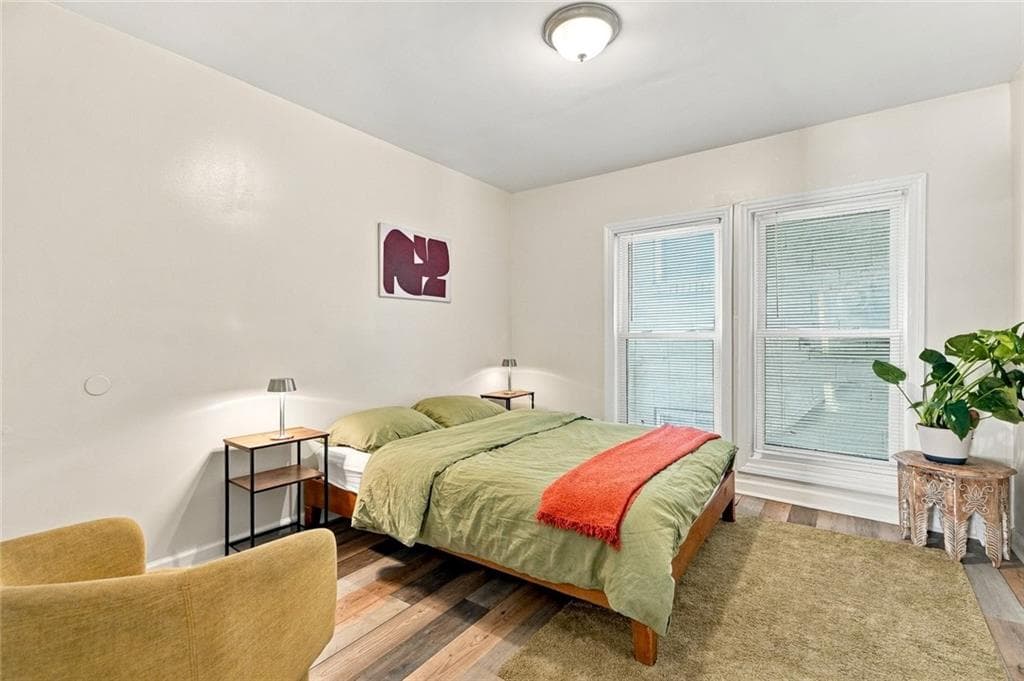 8 bedroom, 3 bathroom, 3,384 sq ft single family residence for sale at 1069 Martin Luther King Jr Drive SW, Atlanta, GA 30314 — photo 6