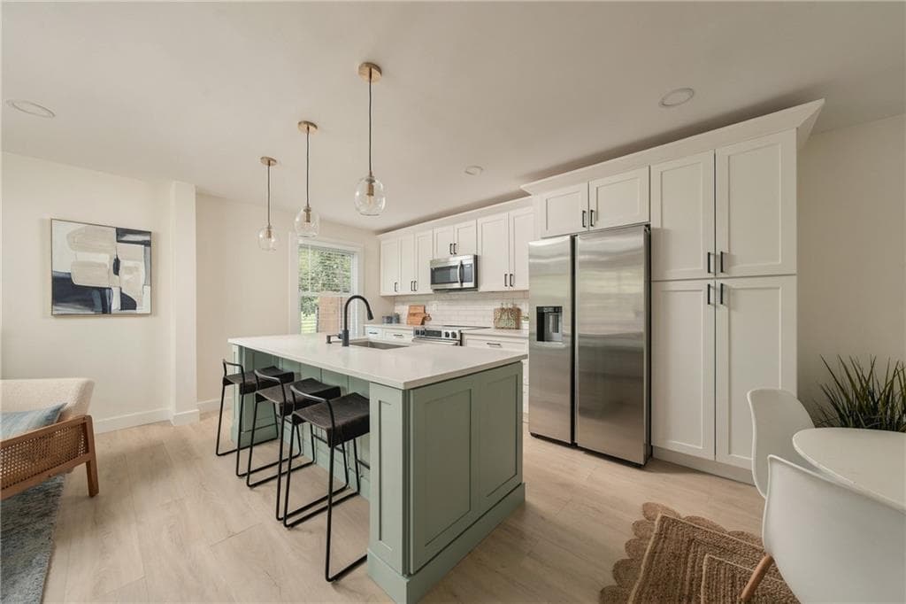 3 bedroom, 2 bathroom, 1,869 sq ft single family residence for sale at 2702 Rollingwood Lane, Atlanta, GA 30316 — photo 4