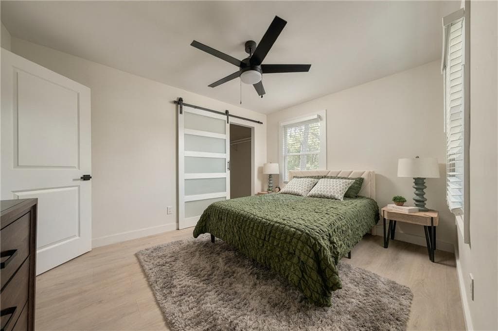 3 bedroom, 2 bathroom, 1,869 sq ft single family residence for sale at 2702 Rollingwood Lane, Atlanta, GA 30316 — photo 6