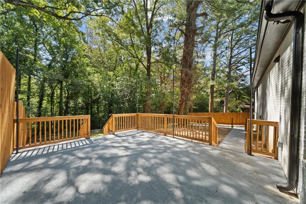 3 bedroom, 2 bathroom, 1,869 sq ft single family residence for sale at 2702 Rollingwood Lane, Atlanta, GA 30316 — photo 7