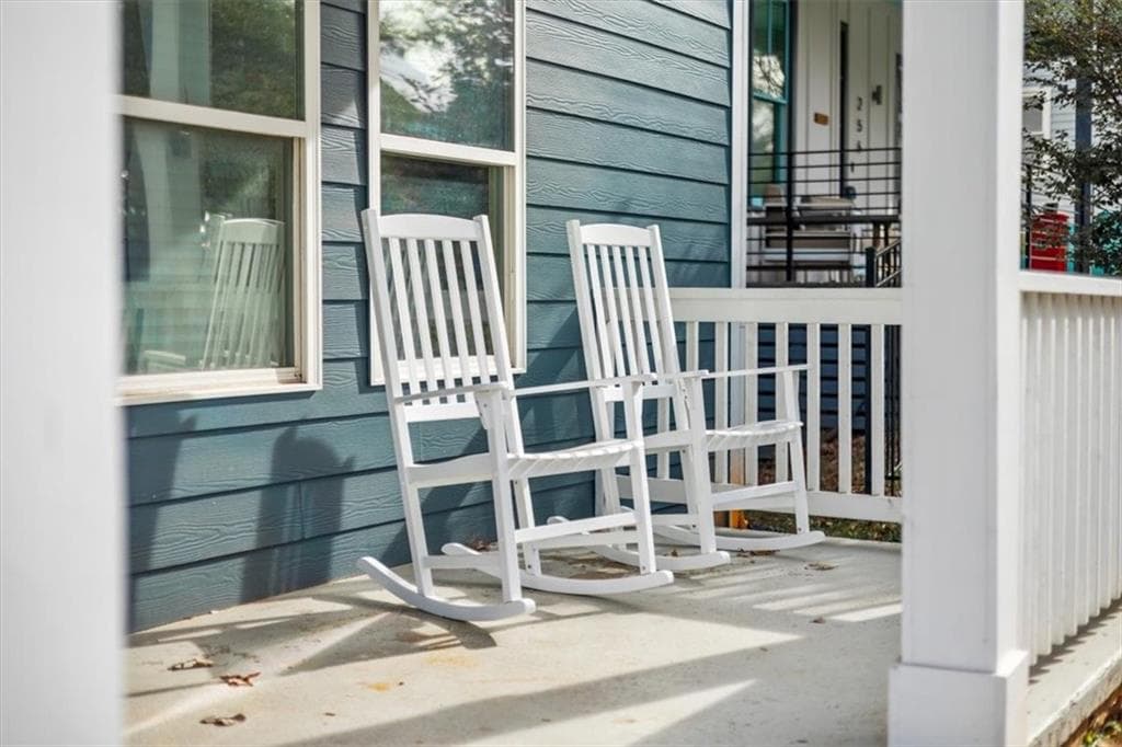 7 bedroom, 5 bathroom, 3,293 sq ft single family residence for sale at 252 Patterson Avenue, Atlanta, GA 30316 — photo 2