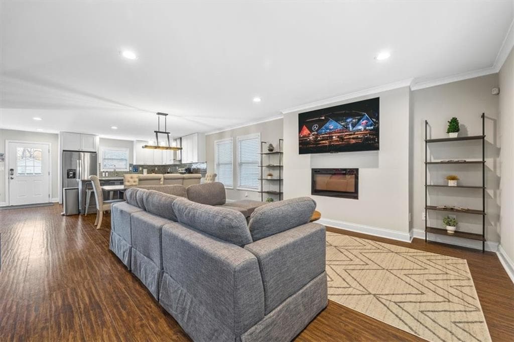 7 bedroom, 5 bathroom, 3,293 sq ft single family residence for sale at 252 Patterson Avenue, Atlanta, GA 30316 — photo 4