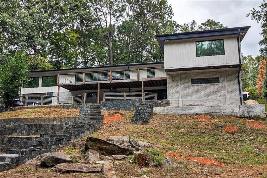 8 bedroom, 6 bathroom, 5,572 sq ft single family residence for sale at 1351 Paces Forest Drive, Atlanta, GA 30327 — photo 3