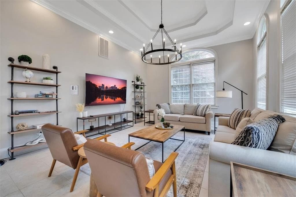 6 bedroom, 5 bathroom, 3,051 sq ft single family residence for sale at 1010 Burton Drive, Atlanta, GA 30329 — photo 2