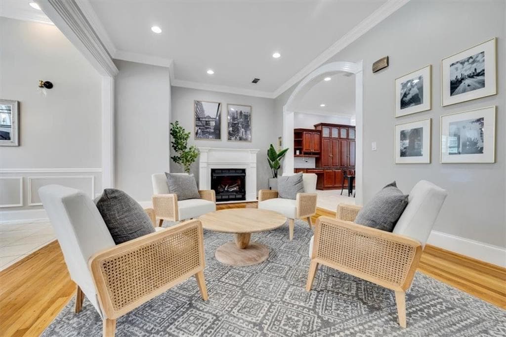 6 bedroom, 5 bathroom, 3,051 sq ft single family residence for sale at 1010 Burton Drive, Atlanta, GA 30329 — photo 7