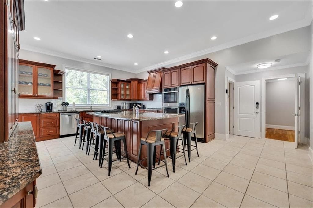 6 bedroom, 5 bathroom, 3,051 sq ft single family residence for sale at 1010 Burton Drive, Atlanta, GA 30329 — photo 9